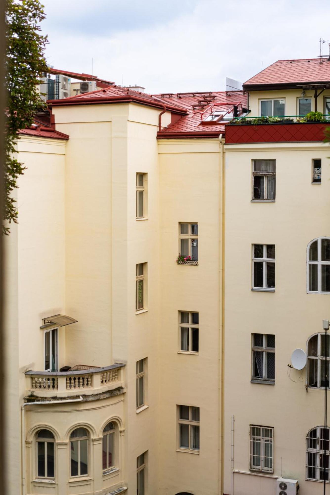 Grand Deluxe Apartment